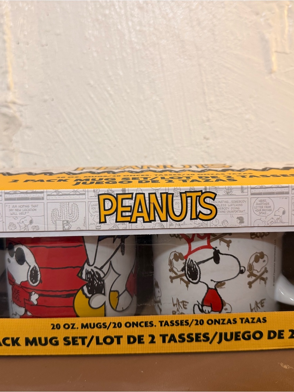 Peanuts Snoopy rare collectible 2-Pack Mug Set in White, Red, Yellow